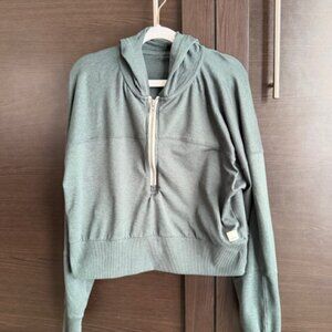 Vuori Halo Half Zip Cropped Hoodie XS